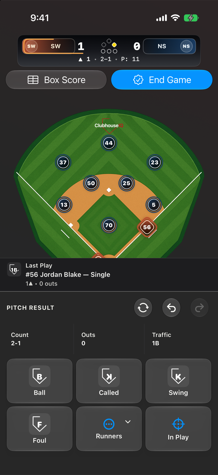 ClubhouseIQ baseball scoring controls in dark mode on iPhone